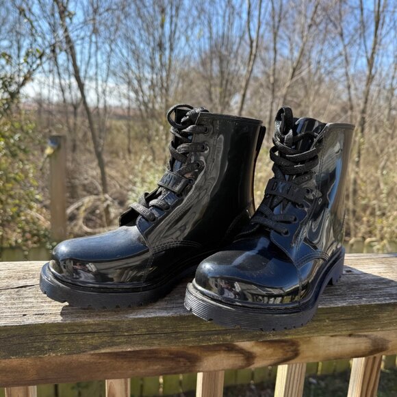 DKNY Women's Rain Boots, Black, 9M - Picture 2 of 9